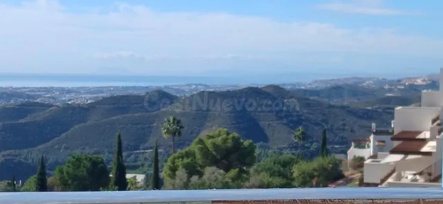 Exclusiva casa adosada de lujo en una preciosa urbanización  - foto 2