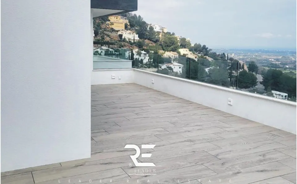 EXCLUSIVO PENTHOUSE EN LA SELLA JUNTO AL PRESTIGIOSO CAMPO DE GOLF !!