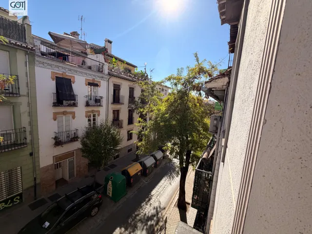 Acogedor Apartamento Reformado en el Corazón de Granada — 8