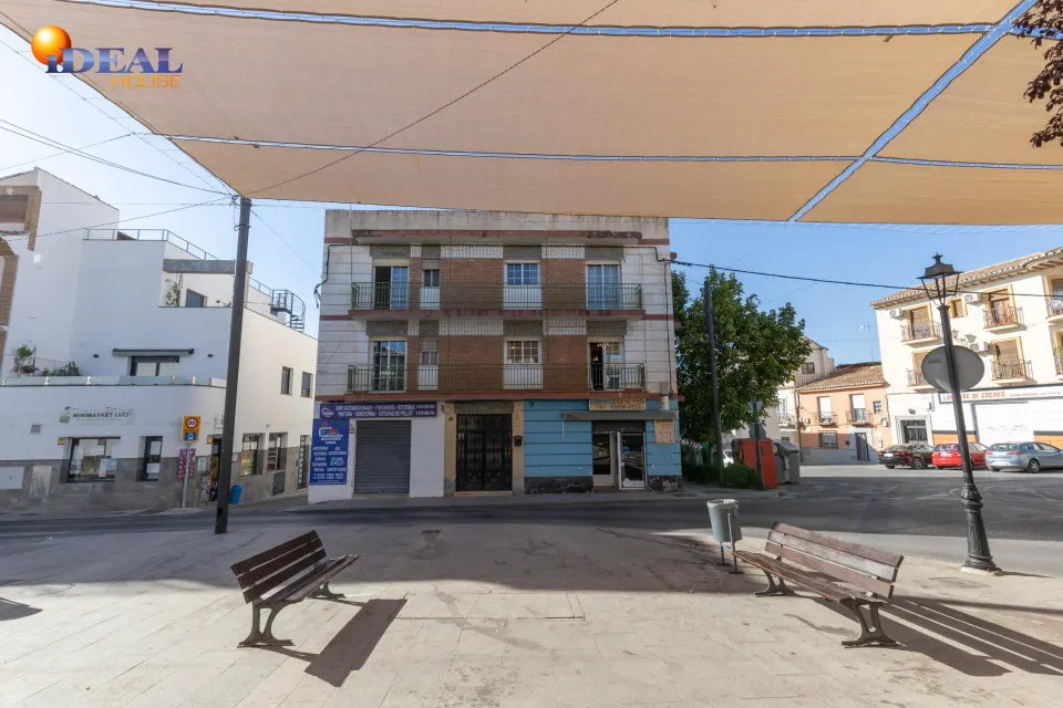 Edificio con gran potencial de inversión en La Zubia