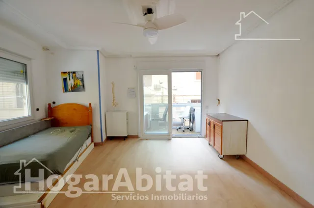 ¡Alicante centro! amplio, bonito y esquinero con balcón — 10