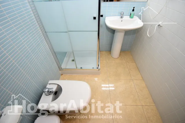 Seminuevo con terraza, piscina y garaje cerca de la playa — 27
