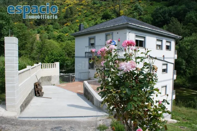 VENTA DE CASA CON FINCA EN PARADA DO LOR