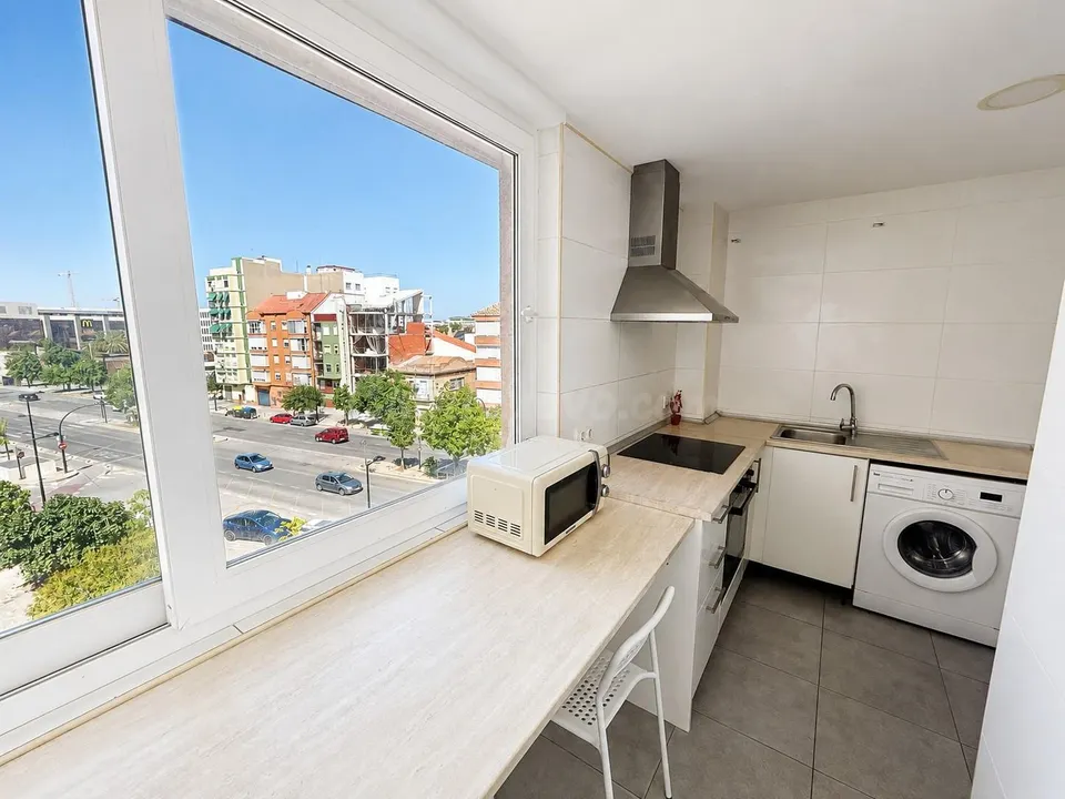 Piso amueblado de 3 habitaciones junto a las universidades