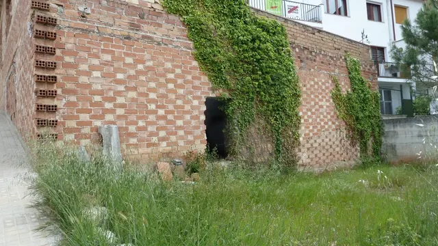 Solar per edificar habitatge amb magatzem — 7