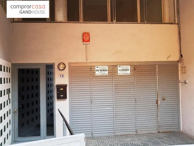 Fantástico Local en Esplugues de Llobregat — 8