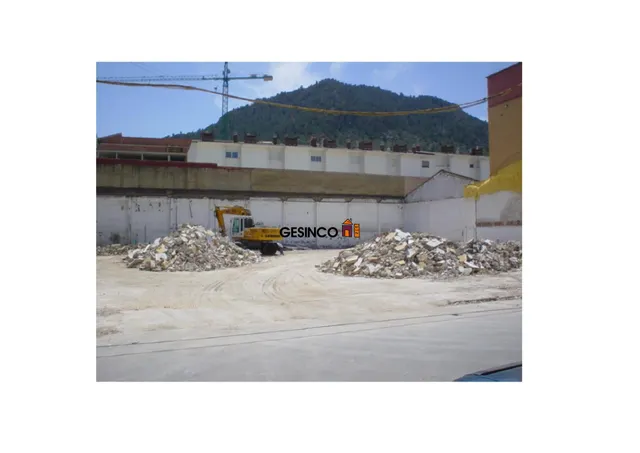 SOLAR CON 3 PARCELAS DISPONIBLES EN VENTA — 3