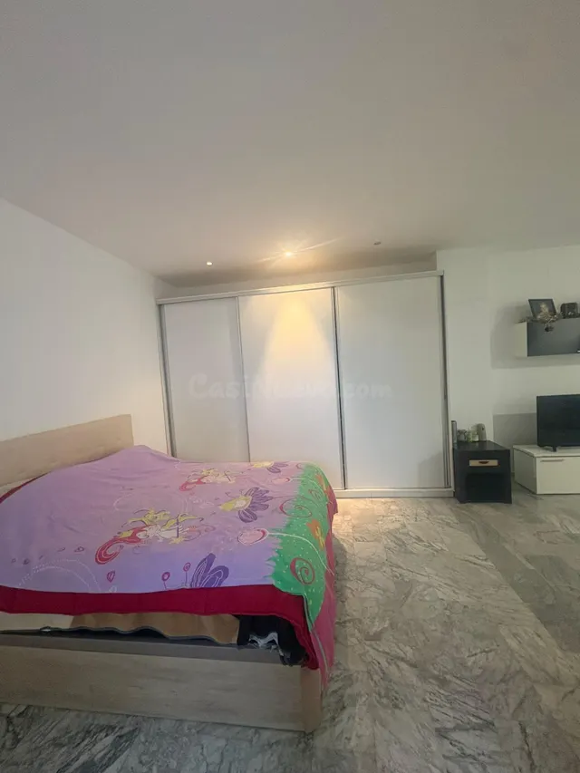 Apartamento con patio privado y piscina en urbanización cerrada – A pasos del mar — 4