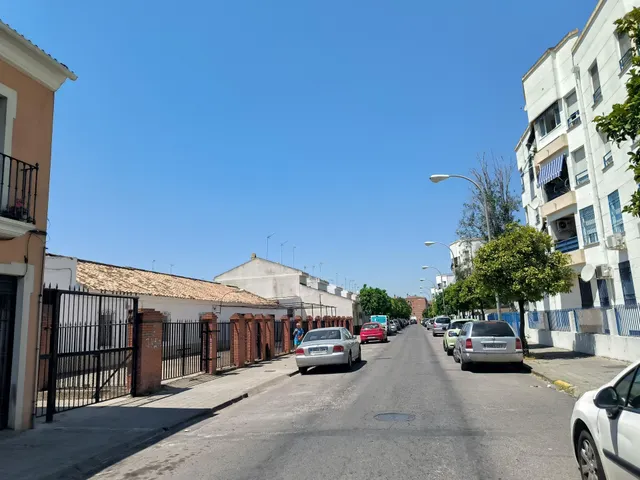 Amplio piso con terraza, cochera y trastero en Miralbaida (en urbanización ajardinada) — 22