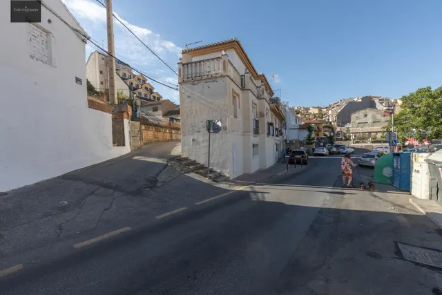 PISO EN MONACHIL DE 3 DORMITORIOS — 32