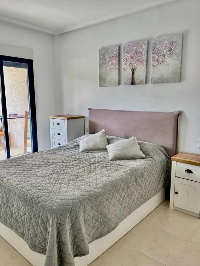 Apartamento reformado de 2 dormitorios con vistas al mar, piscina y parking en la cala de finestrat — 13