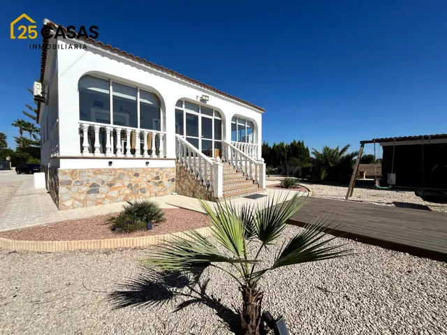 Chalet en Dolores con piscina climatizada, casa de invitados, paneles solares y mucho más — 4