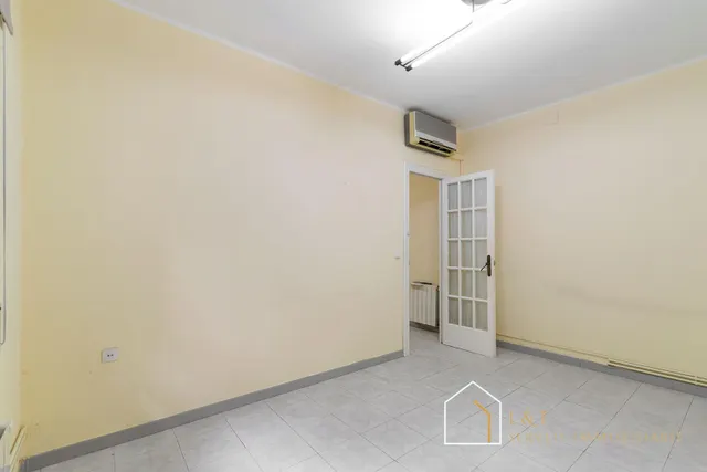 Piso en venta en plaza virrei amat – 4 habitaciones y 77 m2 útiles — 9