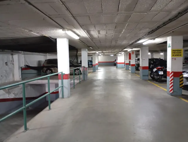 PLAZA DE GARAJE PARA COCHE GRANDE EN CALLE MEDINA SIDONIA — 6