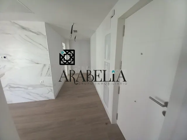 MAGNÍFICO PISO DE OBRA NUEVA A ESTRENAR CON PISCINA EN CIUDA - foto 2