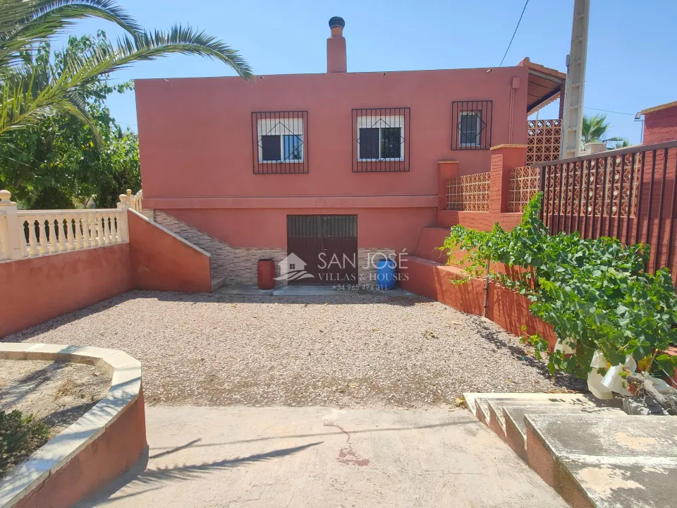 SE VENDE CASA DE CAMPO EN BUEN ESTADO EN ASPE