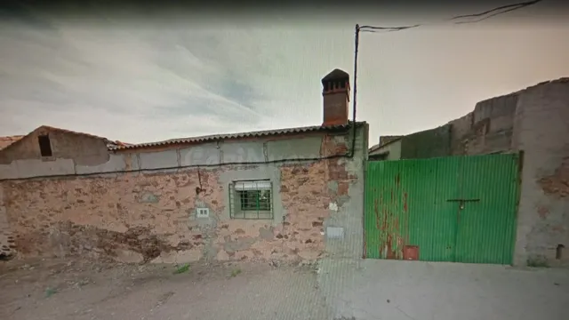 Oportunidad de Parcelade 400m2 con edificaciones y garajes e