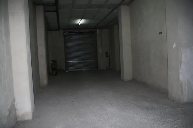 Alquiler local comercial en planta baja en Orihuela zona del Colegio Santo Domingo. — 2