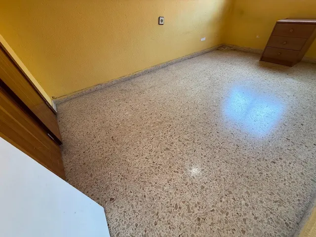 Piso Semireformado con ascensor en Mislata — 18