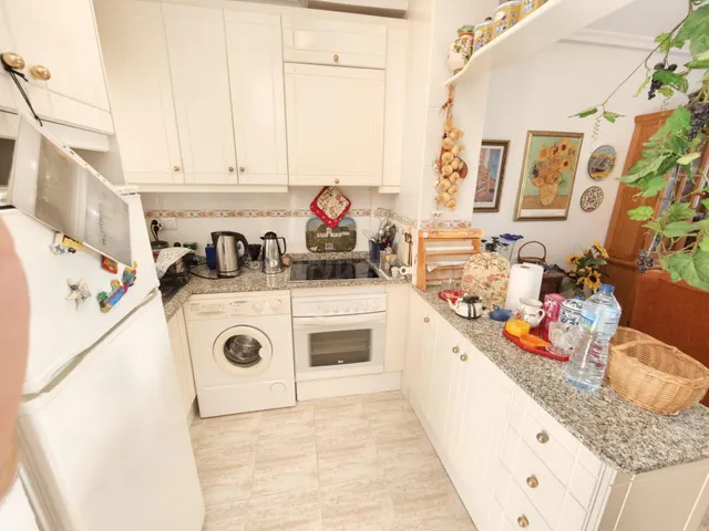 APARTAMENTO DE 2 DORMITORIOS CON PISCINA, APARCAMIENTO Y GRA - foto 4