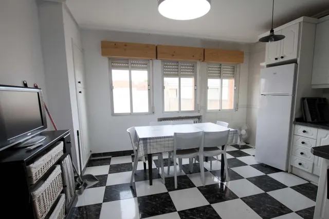 Casa con piscina, para entrar a vivir, en La Garrovilla — 44