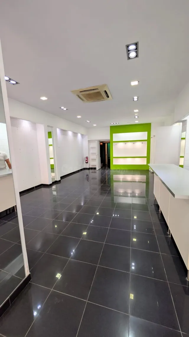 ¡GRAN LOCAL COMERCIAL EN ALQUILER, ELCHE, JUNTO A HIPERBER Y REINA VICTORIA, 150 M2, ASEO Y CRISTALERA A LA CALLE! — 3