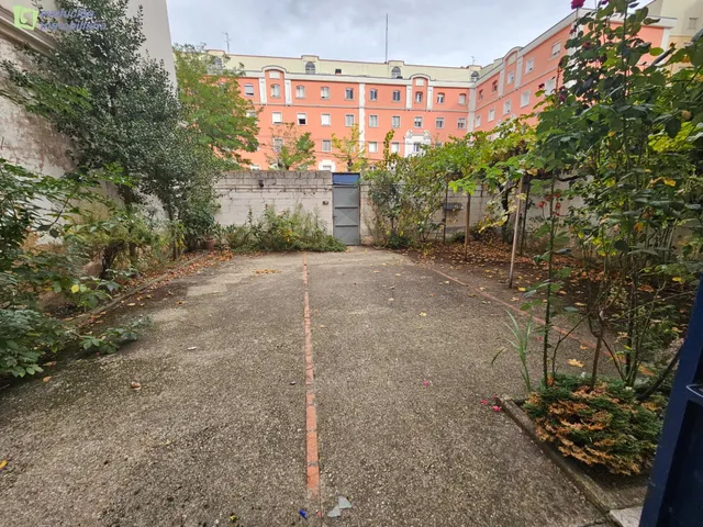 Venta de local en calle las calzadas — 12