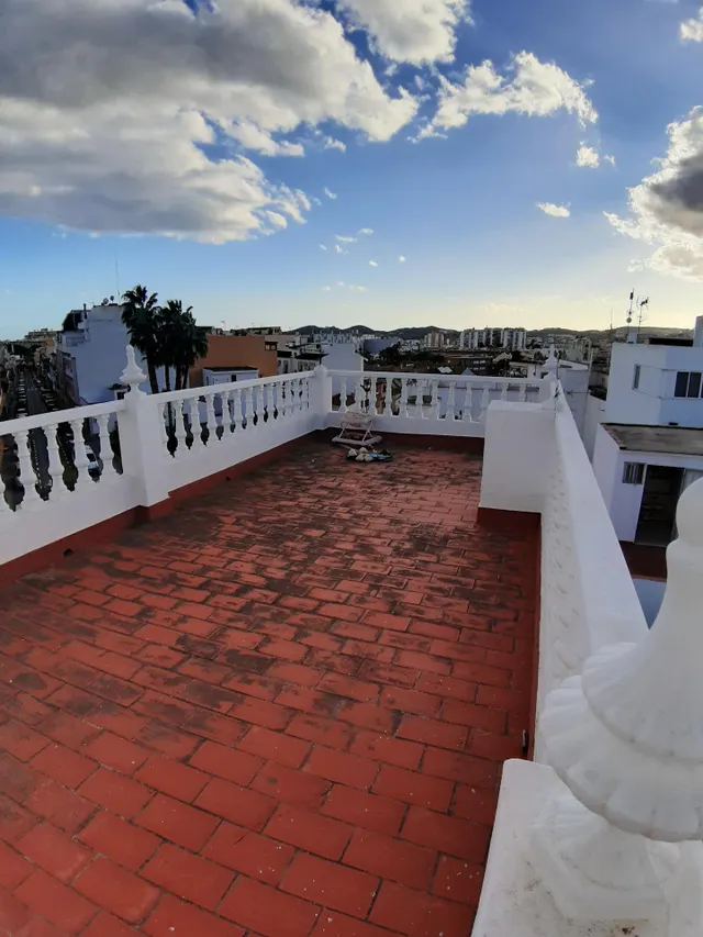 CASA MUY AMPLIA DE 4 DORMITORIOS LISTA PARA ENTRAR A VIVIR ( LAS LAGUNAS) — 43