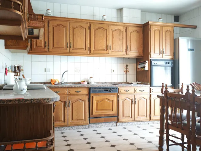 CHALET en perfecto estado conservación, con gran FINCA y a diez minutos del CENTRO de Santiago. — 23