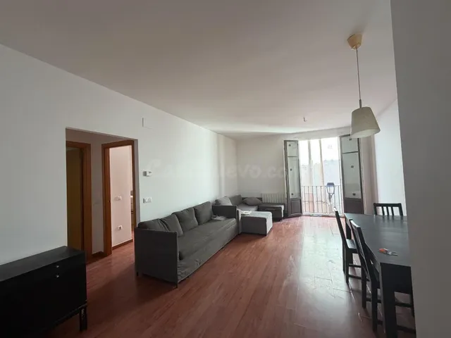 Vive en el corazón de Castelló d’Empúries: piso listo para entrar a vivir — 4