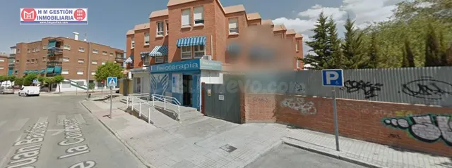 SE VENDE GARAJE CERRADO JUNTO AL HOSPITAL CON LUZ Y AGUA