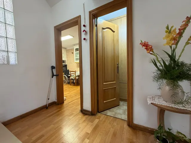 Casa de 5 habitaciones con garaje para 2 coches, terraza y aire acondicionado – lista para entrar a vivir — 30