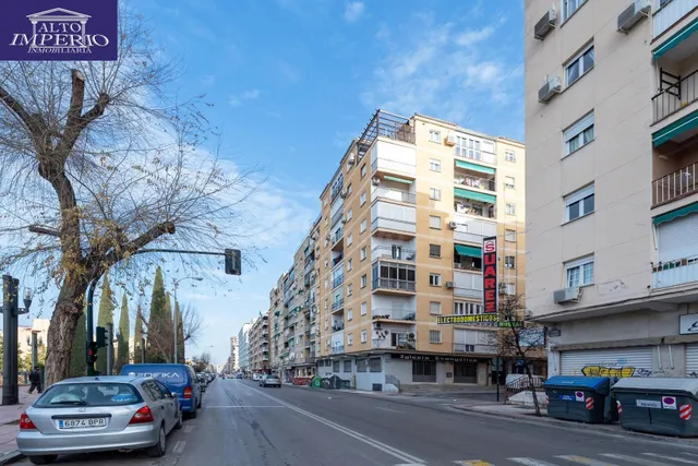 ¡Oportunidad Única en Angel Barrios! Local de 147m2 por solo 190.000€ — 3