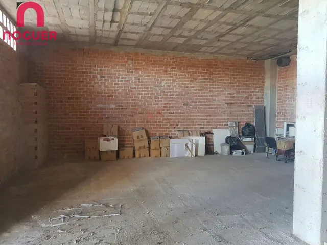 LOCAL COMERCIAL DIAFANO EN ALQUILER CON PLAZA DE PARKING — 3