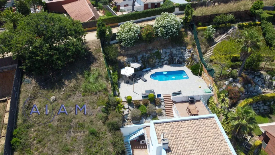 Parcela para construïr una casa de 680m2 con vistas al mar