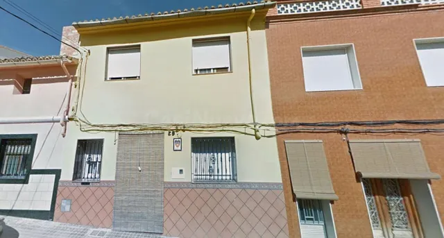 Se vende piso OKUPA en Calvari de L'Ñnova (Valencia).