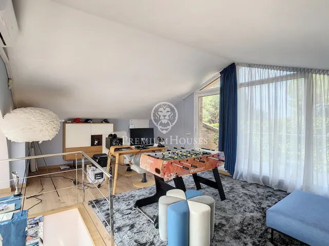Preciosa casa de lujo en venta con vistas al mar y piscina en Calella — 18