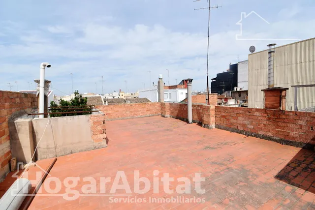 MAGNÍFICA CASA CON DOS VIVIENDAS INDEPENDIENTES Y TERRAZA, CERCA DEL CENTRO — 22