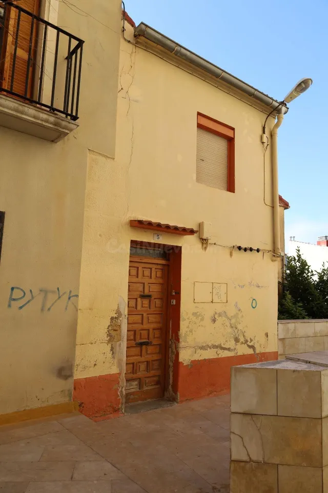 CASA EN VENTA EN ALCAÑIZ. Ref. VL02082023