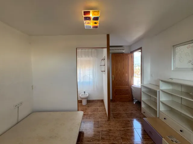 Casa con amplia cochera, terraza y patio. — 18