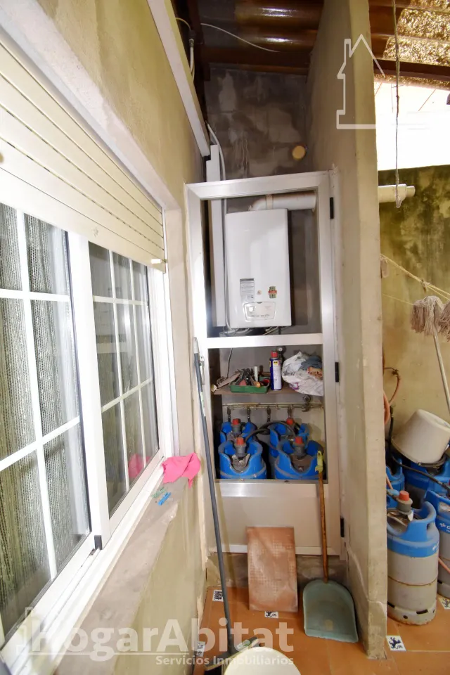 MAGNÍFICA CASA CON DOS VIVIENDAS INDEPENDIENTES Y TERRAZA, CERCA DEL CENTRO — 17