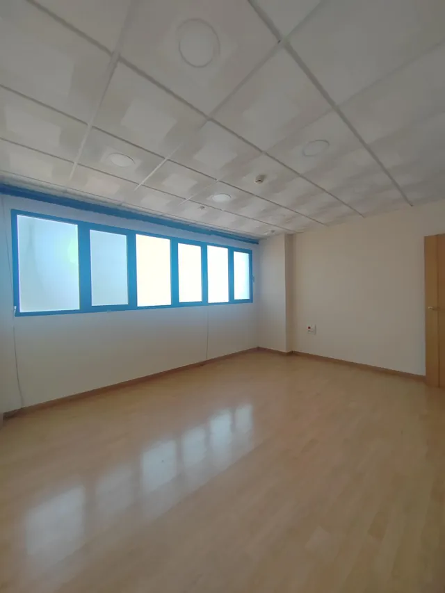 Amplio Local Comercial Reformado en Gran Eje de Jaén - Ideal para Tu Negocio — 18