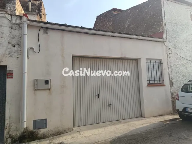Casa con garaje para reformar con agradables vistas - foto 3