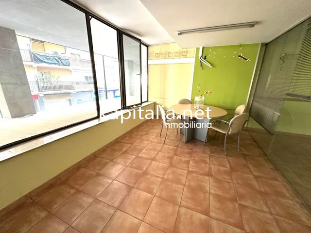 Amplia oficina en alquiler y venta en Ontinyent (Valencia) — 2