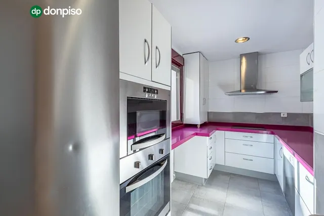 Ático dúplex junto Alhamar con 2 garajes y 2 trasteros — 10