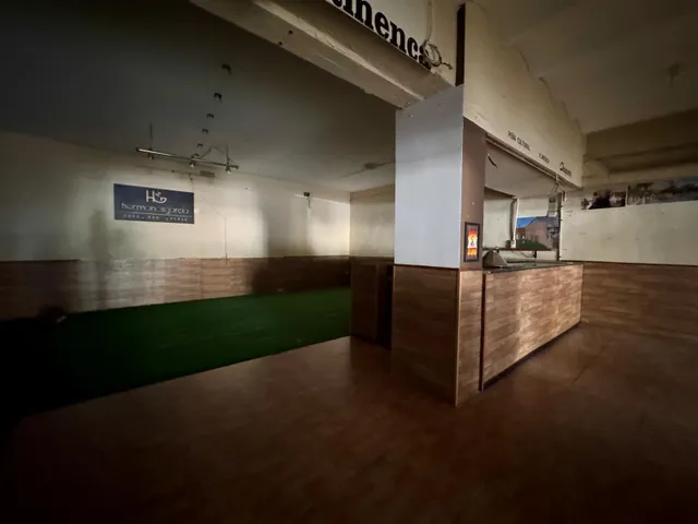 Inversores: local con multiples opciones y potencial de rentabilidad, junto a la ribera, cordoba — 9