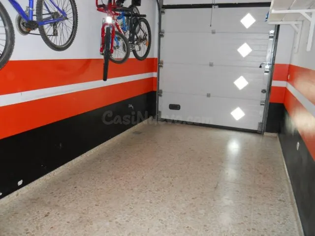 CASA CON COCHERA GRANDE, COCINA COMEDOR - foto 5