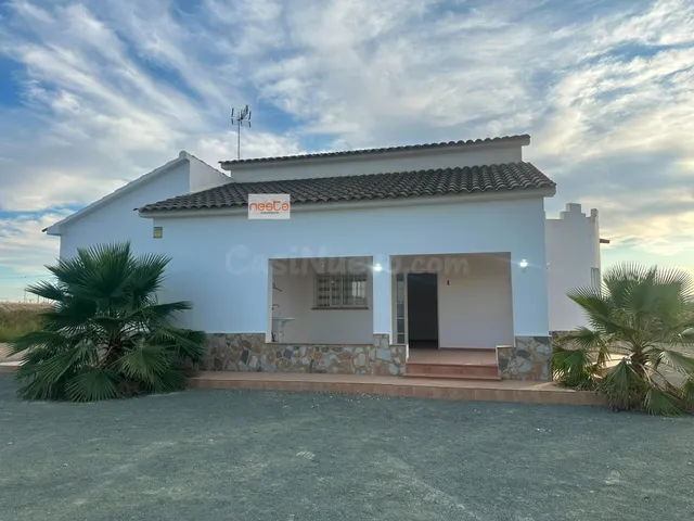 CHALET CON PARCELA DE 5000 m2 VALLADA EN URBANIZACIÓN - foto 2