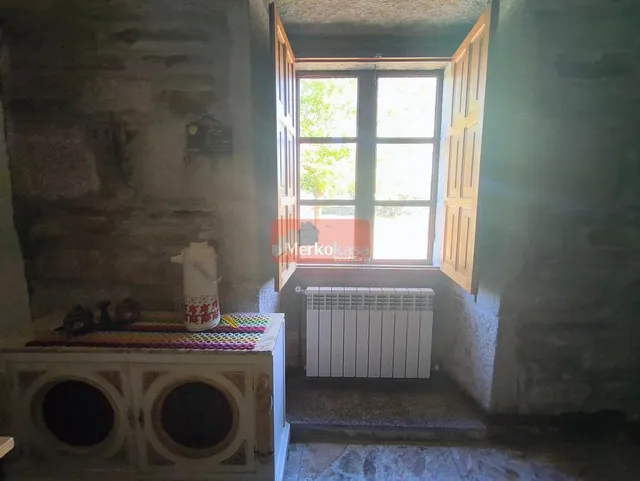 Casa de piedra gallega en venta en Begonte: espacio, encanto y tranquilidad — 9