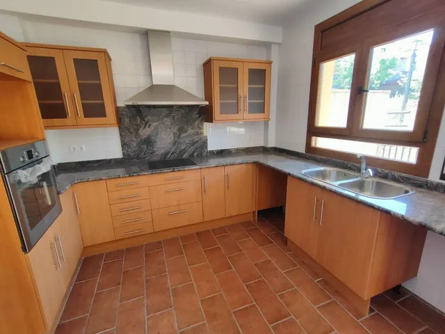 Casa 3 habitaciones 267m² en venta - AVDA. PARRIZAL — 12